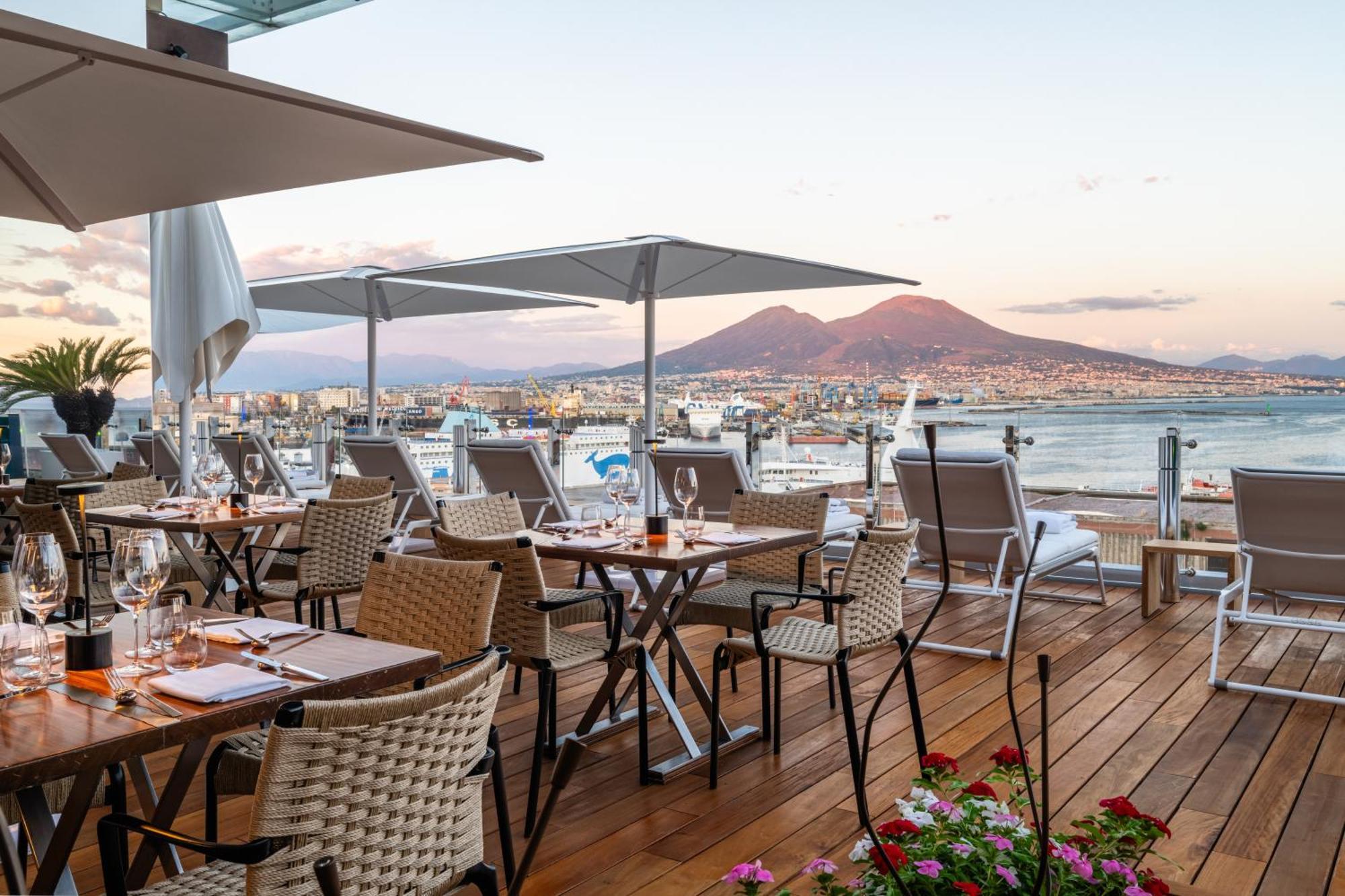 Romeo Napoli Hotell Eksteriør bilde